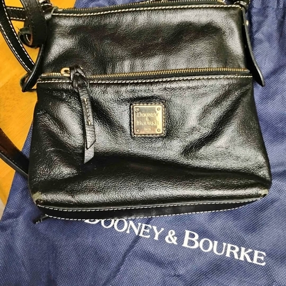 Dooney & Bourke Handbags - Dooney & Bourke Black and Pink Interior Bag